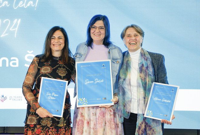 Superfinalistke, vse tri izjemne učiteljice (z leve): Saša Pušnar Dobnikar, Simona Šarlah in Adriana Gaberščik. FOTO: Jože Suhadolnik/Delo