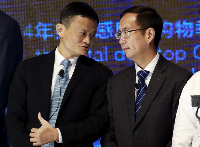 Jack Ma (levo) se bo ukvarjal s filantropijo in izobraževanjem, a bo še vedno nadziral družbo, katere vrednost je povečal na 480 milijard dolarjev. Desno njegov naslednik. FOTO: Reuters