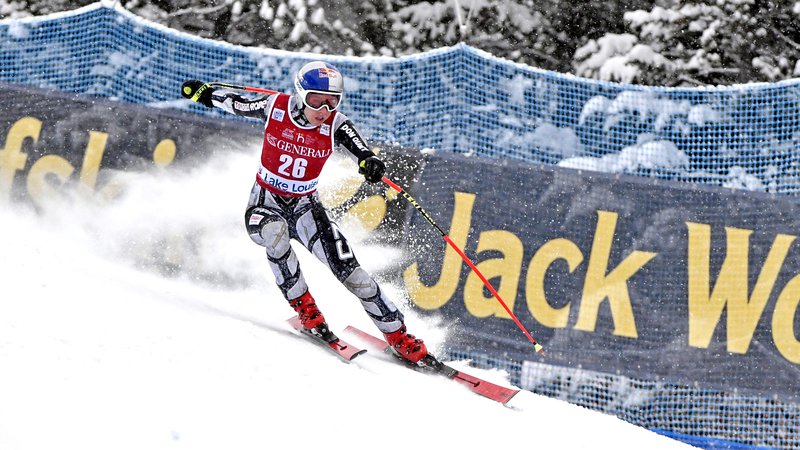 Fotografija: Deskarka na snegu in alpska smučarka Ester Ledecka je športni fenomen. V svoji zbirki uspehov, v kateri prevladujejo tisti iz deskanja na snegu, ima zdaj tudi zmago za svetovni pokal v alpskem smučanju. FOTO: Usa Today Sports