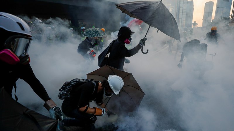 Fotografija: Policija je v stotih dneh aretirala več kot 1400 aktivistov, vlada je ponudila dialog, a so že za prihodnji konec tedna napovedane nove demonstracije. FOTO: Reuters