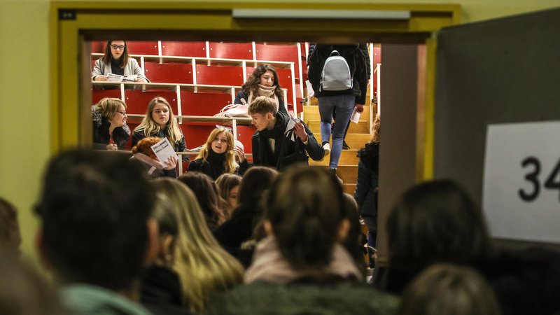Fotografija: Poslanci so enotno kot le redko kdaj podprli spremembe zakona o skupnosti študentov. FOTO: Voranc Vogel/Delo