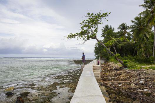 Zaščitni zid na atolu Majuro v verigi Marshallovih otokov. FOTO: Geneviève French/Greenpeace