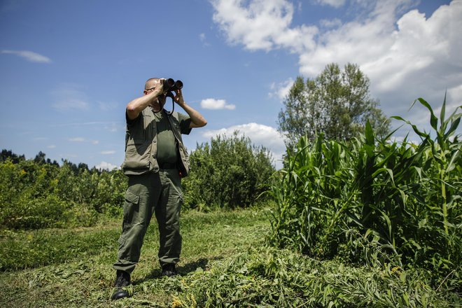 Dvajset tisoč lovcev je vsaj trikrat več, kot je pripadnikov Slovenske vojske. Foto Uroš Hočevar