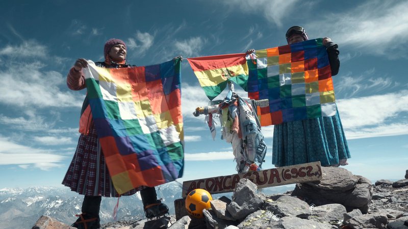 Fotografija: Peterica žensk poskuša z osvojitvijo 6962 metrov visoke Aconcague dokazati, da so svobodne in močne. FOTO: Arhiv filma
