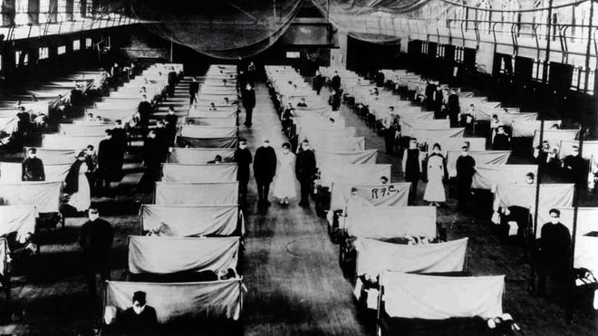 Obolelih za špansko gripo je bilo toliko, da so morali urediti improvizirane bolnišnice. FOTO: Dokumentacija Dela