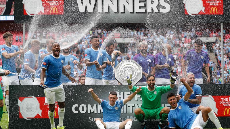 Fotografija: Nogometaši Manchester Cityja so osvojili novo lovoriko in še ozaljšali zanje uspešno leto 2019. FOTO: AFP
