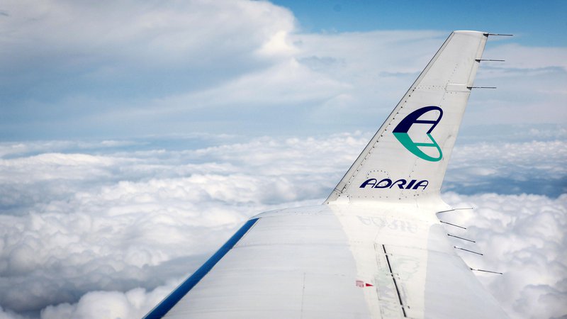 Fotografija: Upniki so v stečaju Adrie Airways prijavili za 150,9 milijona evrov terjatev. FOTO: Leon Vidic/Delo