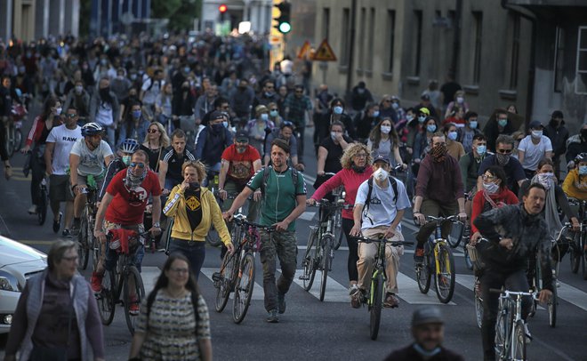 Protivladni kolesarski protesti v Ljubljani 08.05.2020. FOTO: Blaž Samec/Delo