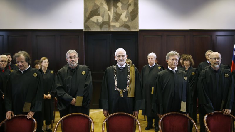 Fotografija: Na vrhovnem sodišču so presenečeni nad subjektivnim dopisom zunanjega ministra Anžeta Logarja, ki ga je ta naslovil na Evropsko komisijo. FOTO: Blaž Samec