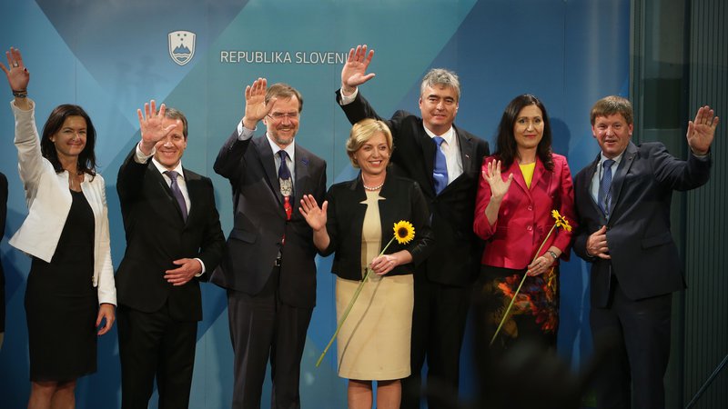 Fotografija: Igor Šoltes (drugi z leve) bo na čelu liste Desus nadomestil Iva Vajgla, ki se je odločil, da se ne bo potegoval za nov mandat v Bruslju. FOTO: Jure Eržen/Delo