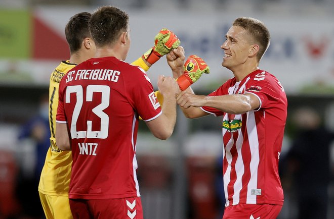 Nogometaši Freiburga so v prvi tekmi morda presenetljivo premagali Borussio Mönchengladbach. FOTO: Reuters