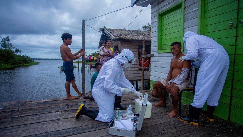 Fotografija: Z novim koronavirusom se je okužilo vsaj 742.084 Brazilcev in jih umrlo najmanj 38.497. FOTO: Tarso Sarraf/AFP