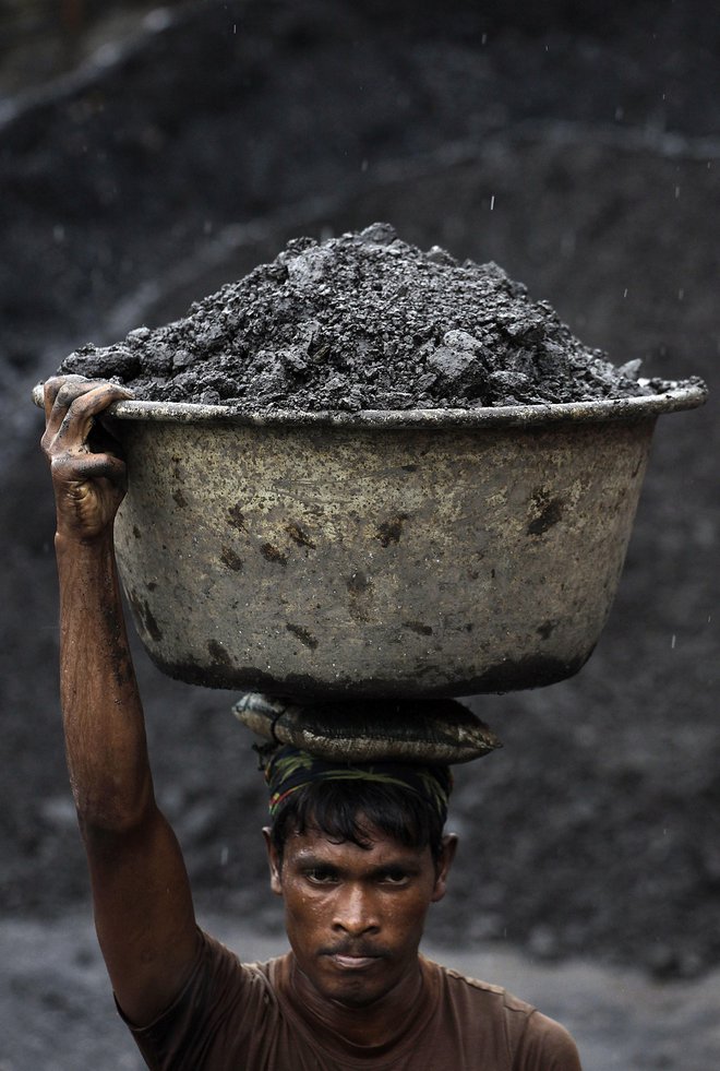 Morda je prav prehod na trajnostne energetske vire znamenje visoke razvitosti civilizacije. FOTO: Anupam Nath/AP