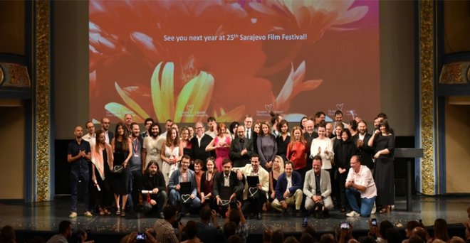 Nagrajenci letošnjega sarajevskega filmskega festivalu na odru Narodnega gledališča FOTO: SFF