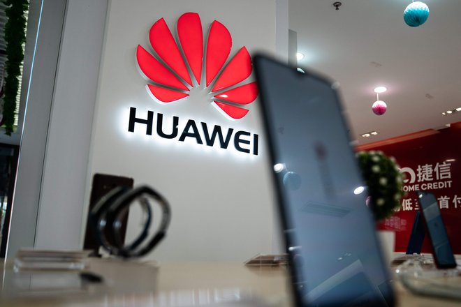 Kaj se bo zgodilo s Huaweiem, prepovedmi in carinami, bomo šele videli. FOTO: Fred Dufour/AFP
