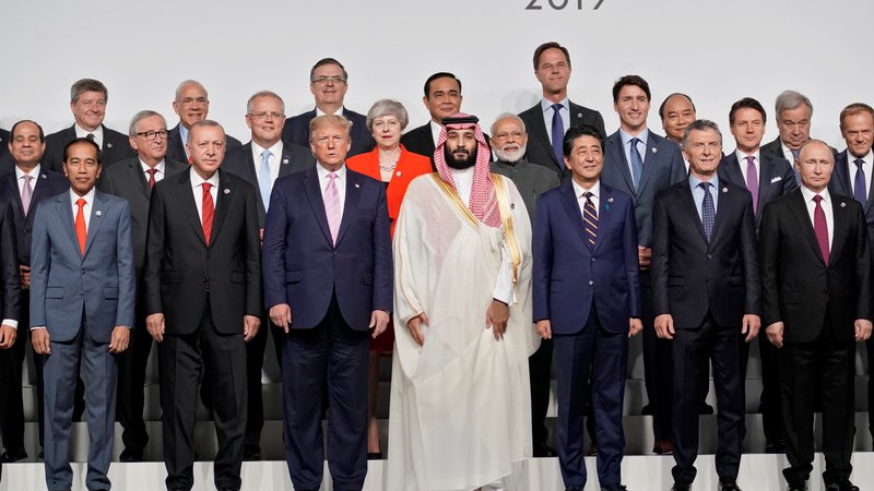 Fotografija: Vrhunsko srečanje G20, ki ga gosti Osaka, zaznamujejo številna dvostranska srečanja voditeljev. FOTO: Reuters