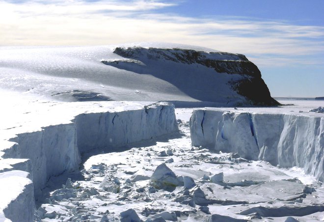Temperaturne rekorde so februarja izmerili tudi na Antarktičnem polotoku. FOTO: HO Reuters Pictures