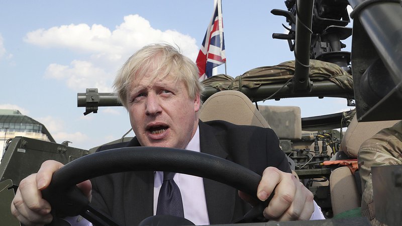 Fotografija: Nekdanji britanski zunanji minister Boris Johnson se ne namerava opravičiti za sporne izjave. FOTO: AP
