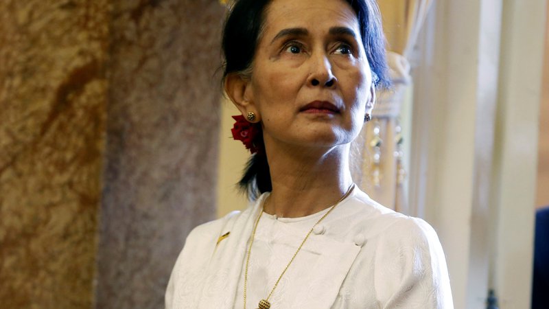 Fotografija: Nobelovka Aung San Su Či je podprla zaporno kazen za Reutersova novinarja. FOTO: Ngujen Huj Kam/Reuters