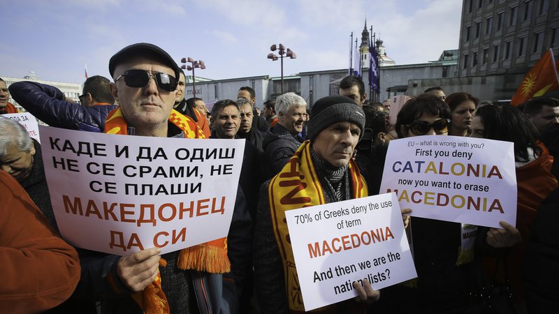 Fotografija: Sprememba imena države bi posegla tudi v življenja Makedoncev v diaspori. Foto Jože Suhadolnik