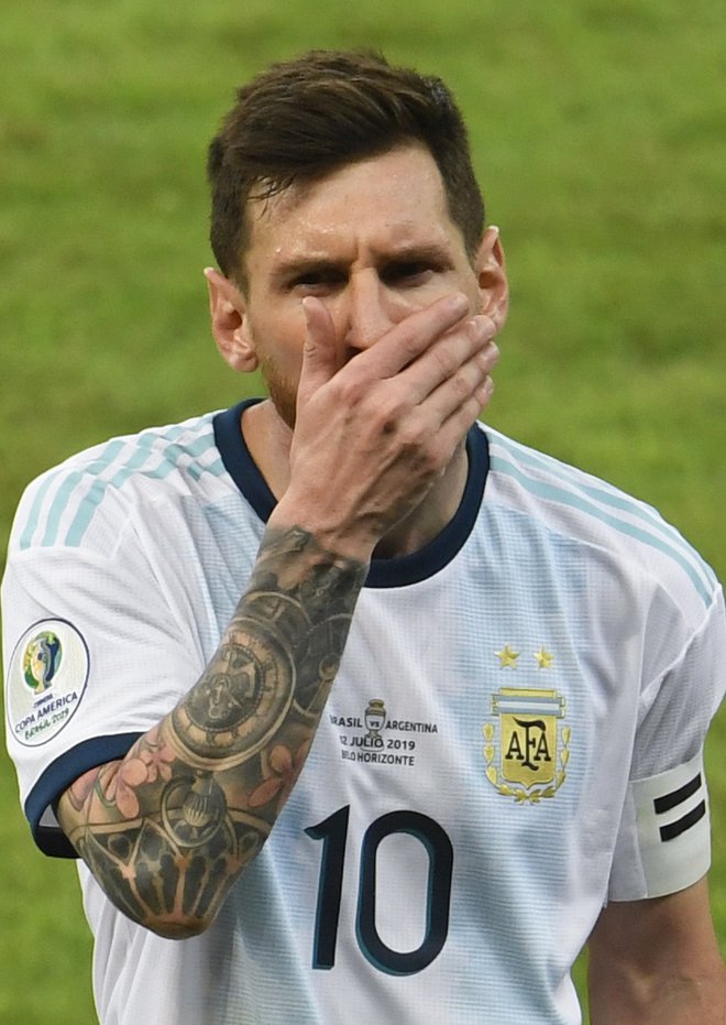 Ob novi kazni bo Messi «na hladnem« štiri prijateljske tekme gavčev. Dres z državnim grbom bo lahko oblekel šele novembra. FOTO: AFP