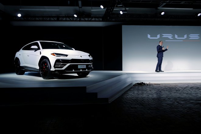 Morda si pri Lamborghiniju niso mislili, da bo po njihovem SUV-modelu urus tolikšno povpraševanje. FOTO: Reuters