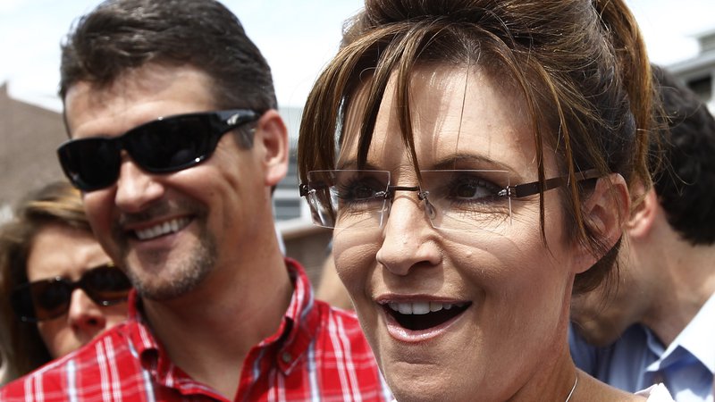 Fotografija: Sarah in Todd Palin sta bila že nekaj let nezadovoljna v zakonu. FOTO: Jim Young/Reuters