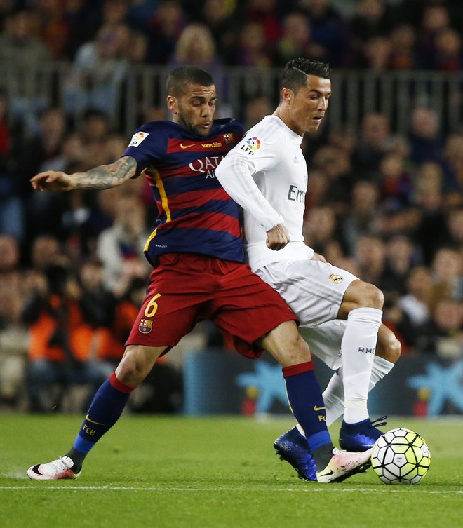 Nekoč se je v dresu Barcelone boril proti Realovemu Cristianu Ronaldu. FOTO: Juan Medina/Reuters
