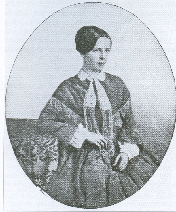 Edina fotografija Josipine Urbančič Turnograjske je bila objavljena v reviji Dom in svet, hrani jo Rokopisna zbirka NUK.