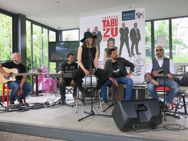 Tabu - Tabu zdaj sestavljajo Eva Beus (vokal), Tomaž Trop (kitara), Primož Štorman (bobni), Iztok Melanšek (bas kitara) in Aleš Beriša (klaviature).Foto Zdenko Matoz