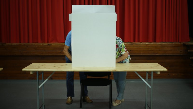 Fotografija: Zavest o pomembnosti volitev z leti raste, kažejo podatki DVK. FOTO: Jure Eržen/Delo