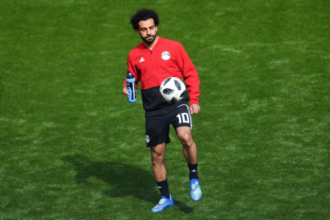 Mohamed Salah je uvodoma ostal na klopi. Foto Hector Retamal/AFP