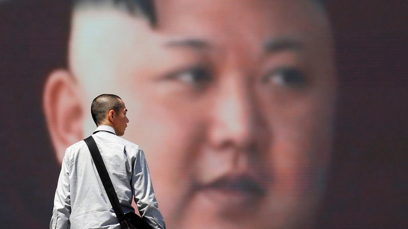 Fotografija: Kim naj bi se odločil popolnoma spremeniti smer svoje države in se sedaj posvetiti gospodarskemu razvoju. FOTO: Reuters