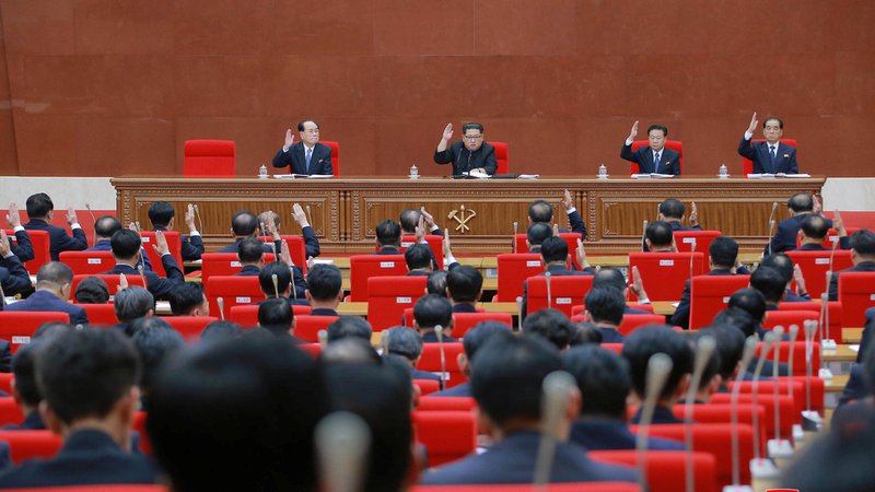 Fotografija: KCNA photo of North Korean leader Kim Jong Un attends the Third Plenary Meeting of the Seventh Central Committee of the Workers' Party of Korea