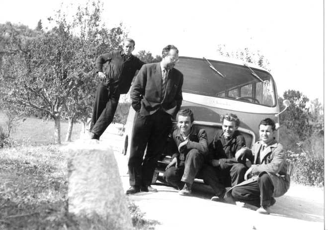 Inženir Martin Sever s svojo ekipo FOTO: Arhiv družine Sever