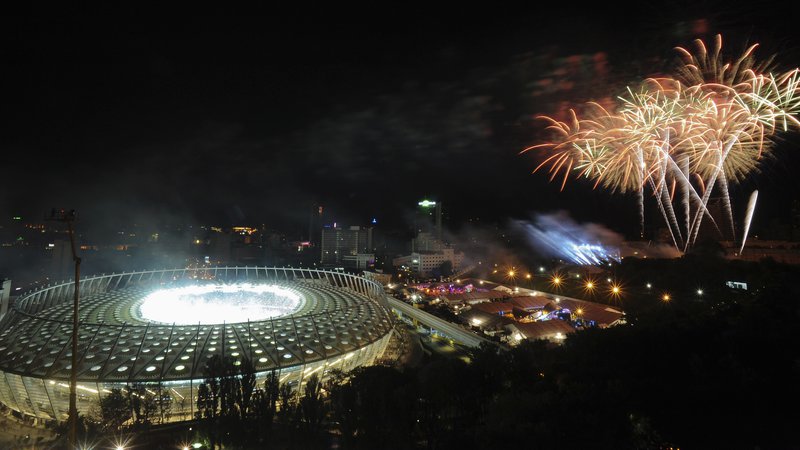 Fotografija: Na Olimpijskem stadionu v Kijevu je bil pred šestimi leti finale EP, zdaj bo tu sklepna predstava lige prvakov. Foto Reuters