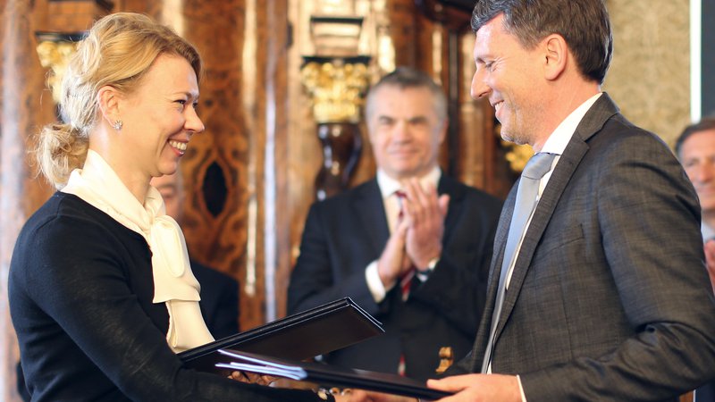 Fotografija: Podpis pogodbe med družbama Geoplin in Gazprom,Boštjan Napast in Elena Burmistrova.