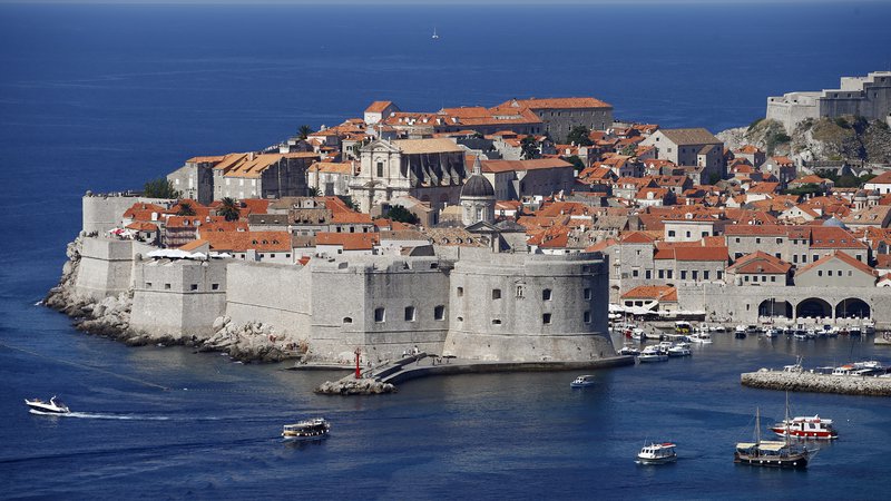 Fotografija: Lani so v Dubrovniku (na fotografiji) cepili 55 odstotkov otrok. FOTO: Reuters