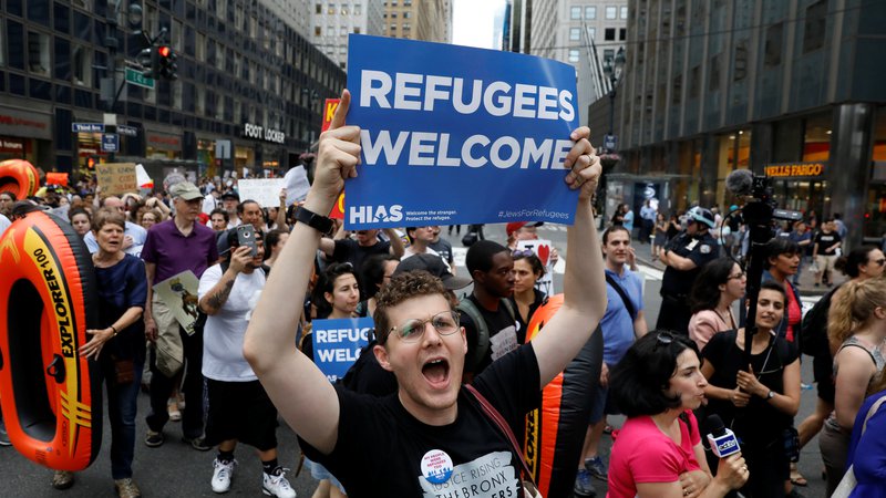 Fotografija: V sredo so ljudje takole protestirali zoper protimigrantske ukrepe Trumpove administracije