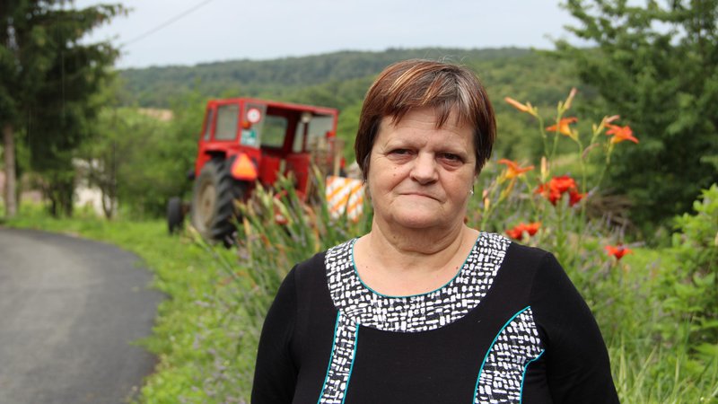 Fotografija: "Kaj bo s kmetijo?", se sprašuje Marija Grabušek. Foto Simona Fajfar
