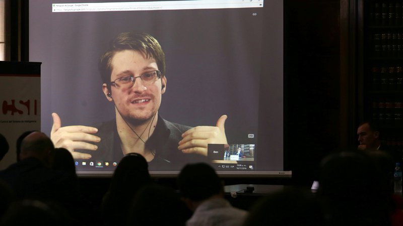 Fotografija: Snowden v Rusiji živi v običajnem stanovanju s prijateljico Lindsay. FOTO: Marcos Brindicci/Reuters