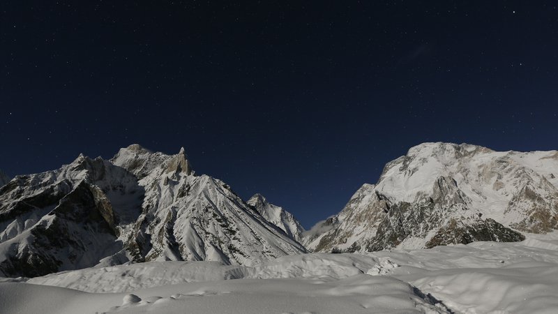 Fotografija: Trojici je uspelo osvojiti sveti gral alpinizma in brez dvoma zdaj največjo lovoriko v visokogorskem plezanju. FOTO: Wolfgang Rattay/Reuters