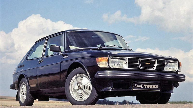 Fotografija: Saab 99 turbo je s tehnološko naprednim in vozniško zelo všečnim motorjem, ki je po moči prekašal vso bližnjo konkurenco, leta 1978 privzdignil švedsko znamko med najbolj čislane. FOTO: Saab