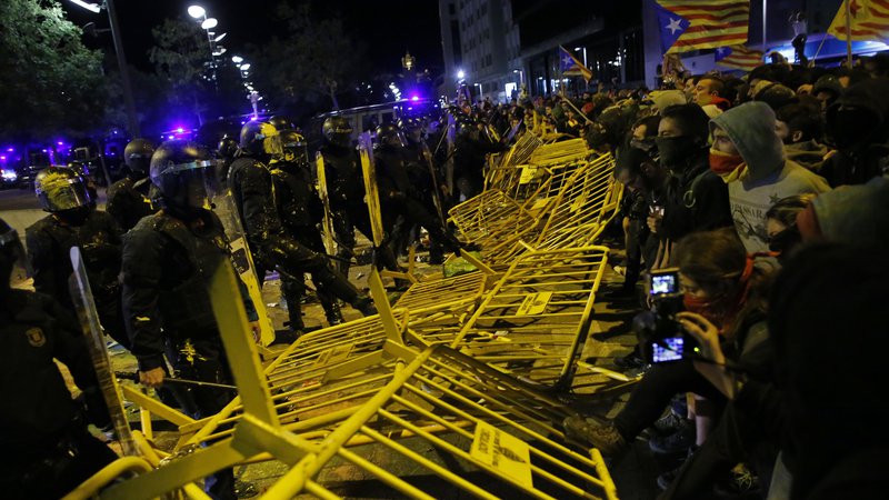 Fotografija: Protest zagovornikov katalonske neodvisnosti v Gironi FOTO: AP