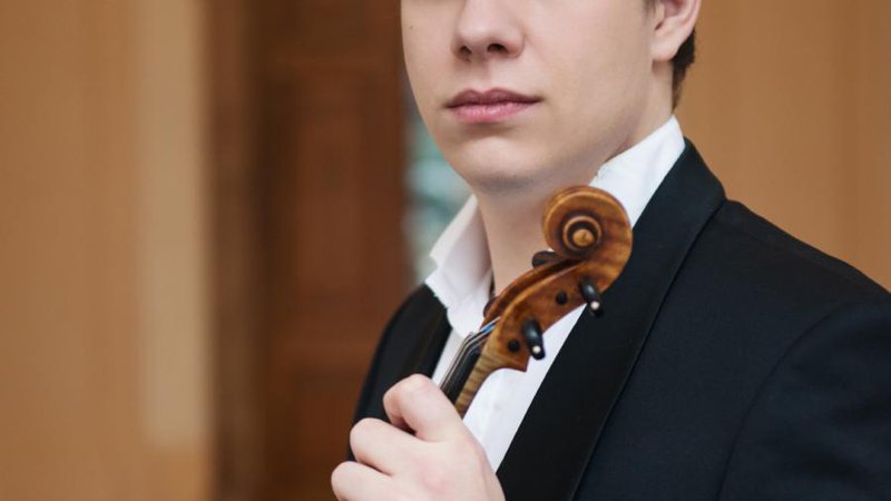 Fotografija: Solist na nocojšnjem koncertu bo češki violinist Jan Mráček. FOTO: Thomas Entzeroth