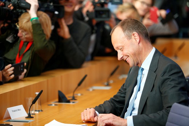 Med kandidati za naslednjega vodjo CDU, ki pritegujejo največ pozornosti, je tudi Friedrich Merz. FOTO: REUTERS/Hannibal Hanschke