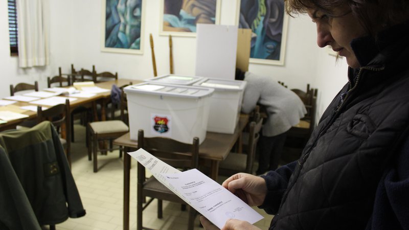Fotografija: Tokratne volitve bodo morda zadnje v Tolminskih Ravnah. FOTO: Blaž Močnik/Delo