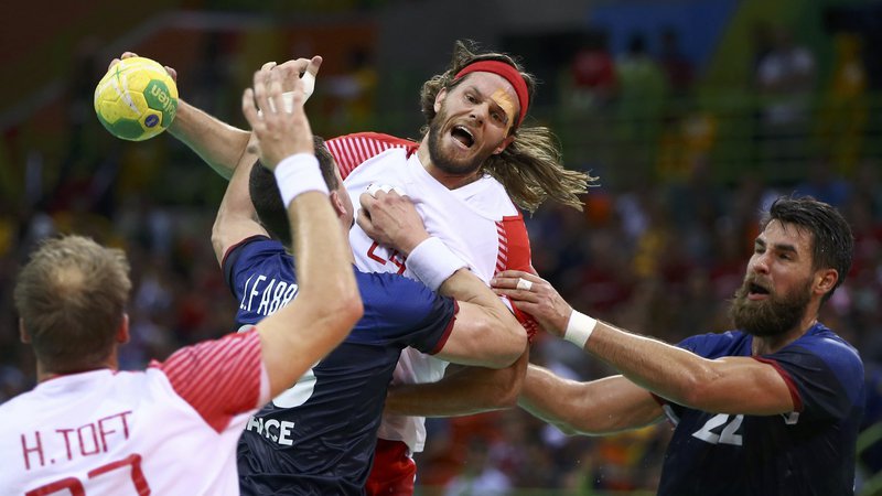 Fotografija: Danski strelec Mikkel Hansen je v Riu pred dvema letoma Francozom izmaknil olimpijski naslov, na domačih tleh jim bo želel še svetovnega. FOTO: Reuters