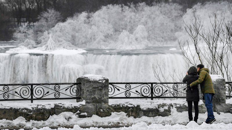 Fotografija: Ameriški del Niagarskih slapov. FOTO: Moe Doiron/Reuters