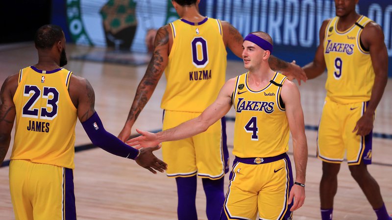 Fotografija: Košarkarji Los Angeles Lakers so le še zmago oddaljeni od uvrstitve v konferenčni finale NBA, kjer se bodo bržčas pomerili z mestnim tekmecem Los Angeles Clippers. FOTO: Michael Reaves/AFP